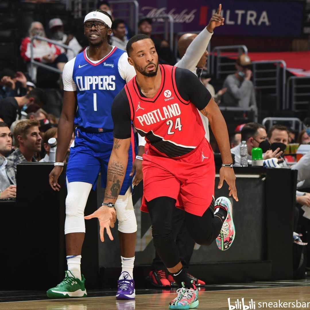 布克相继被 布克相继被