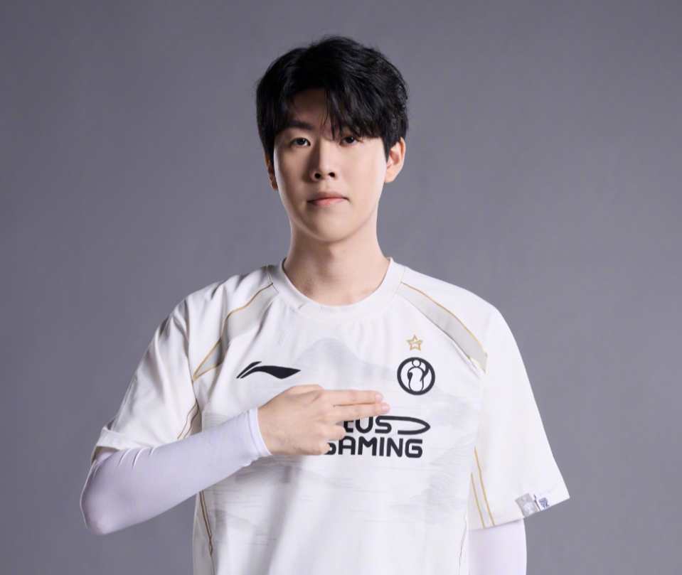 人在防守端 人在防守端